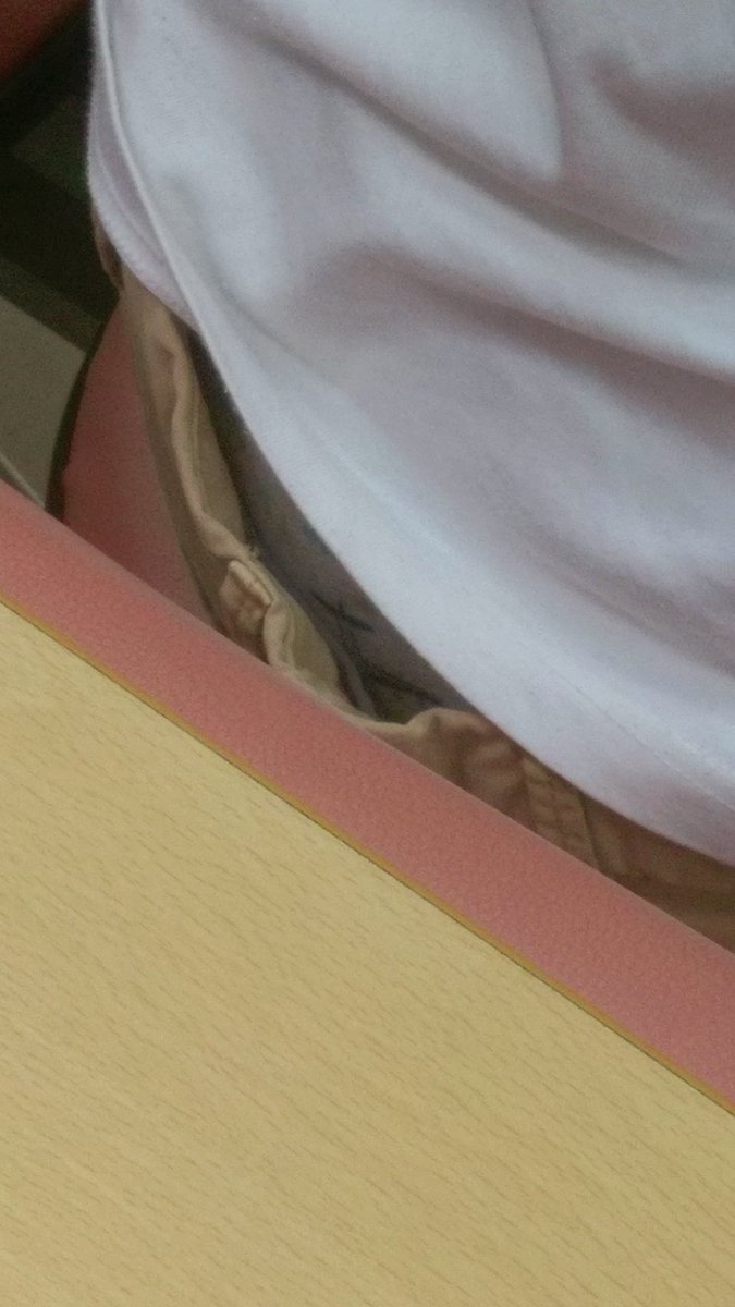 thesaggerlover's tweet photo. 飛機褲褲🥵
都幾歲了還在穿這種🤭
#男生露內褲 https://t.co/tcZJJE0kQ4