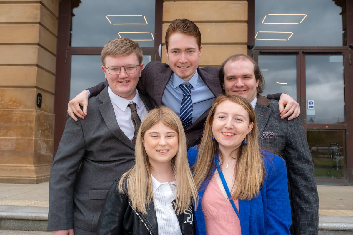 Glasgow_Clyde's tweet image. Congratulations to all our graduating @dfnsearch - Industry Based Renfrewshire Council students! We loved celebrating all your hard work with our partner organisations and your friends and family.  Well done on all your achievements.

#YouCan #DFNProjectSearch #Renfrewshire