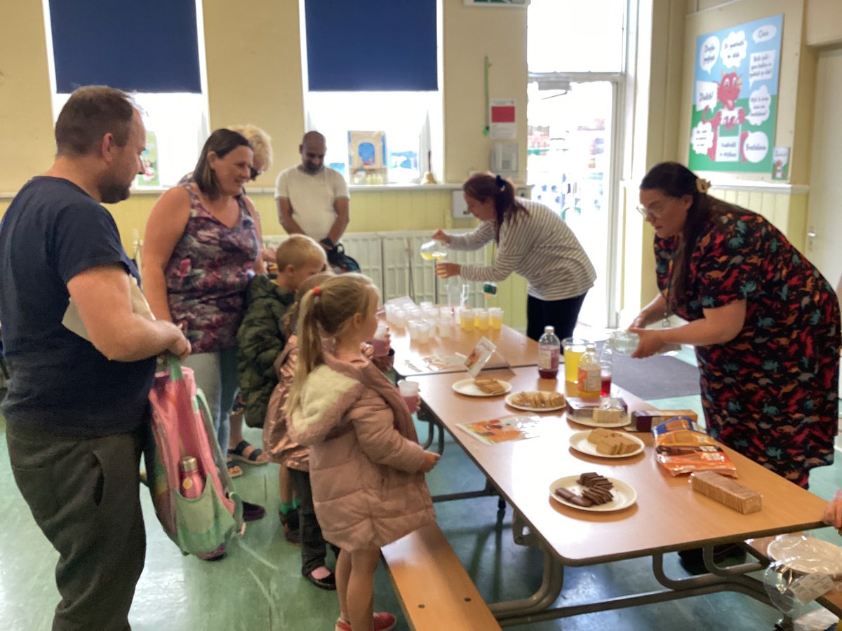 sthcpsbarry's tweet photo. Diolch to everyone who supported us with #FizzyFridays this week....same time, same place next week! @SchsofSanctuary #FizzyFridays #DayOfWelcome https://t.co/03RLfcQeEL