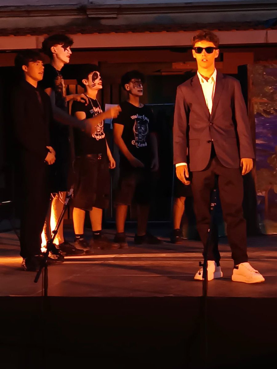 Escola Santa Anna tweet media