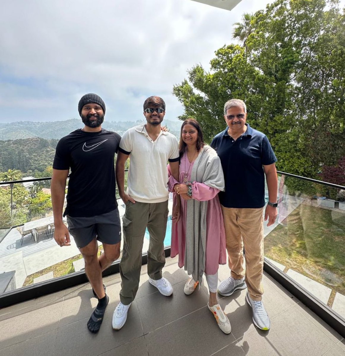 __GirDhar's tweet photo. “Family, where life begins and love never ends”

#DeveraFamily
@TheDeverakonda @ananddeverkonda https://t.co/2yAISe9atb