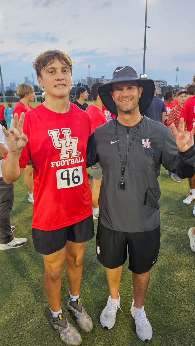aiden_slansky's tweet image. Had a great time last night at the @UHCougarFB camp. Thank you @Coach_Barbay for a great time and learning experience. #GoCoogs
@CoachMartin_18 @mcneill_josh @DogFootball @CoachWEFritz