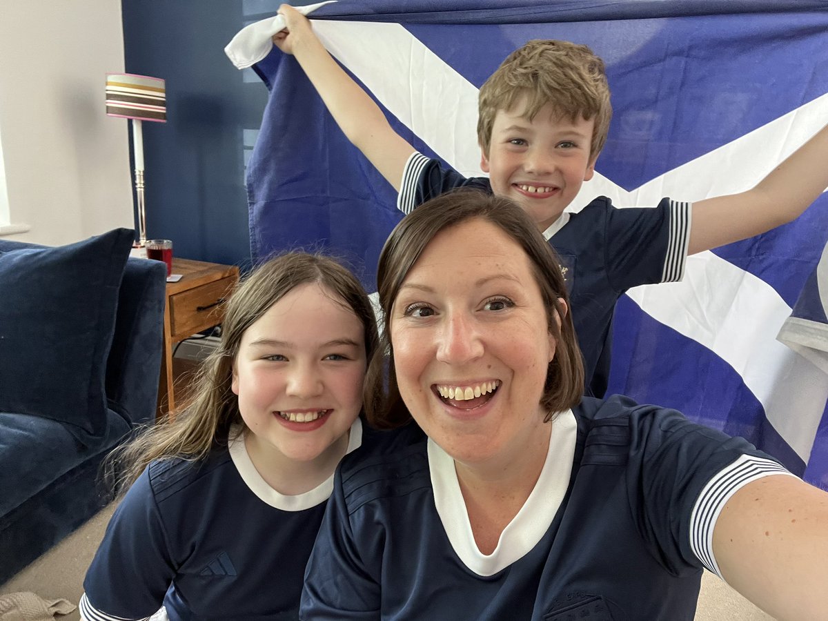 PamNewbyTweets's tweet photo. #SSNTartanArmy C’mon Scotland!! Daddy’s in Munich but we’re supporting from home! 💙🏴󠁧󠁢󠁳󠁣󠁴󠁿💙 #NoScotlandNoParty https://t.co/gDczoRkUBL