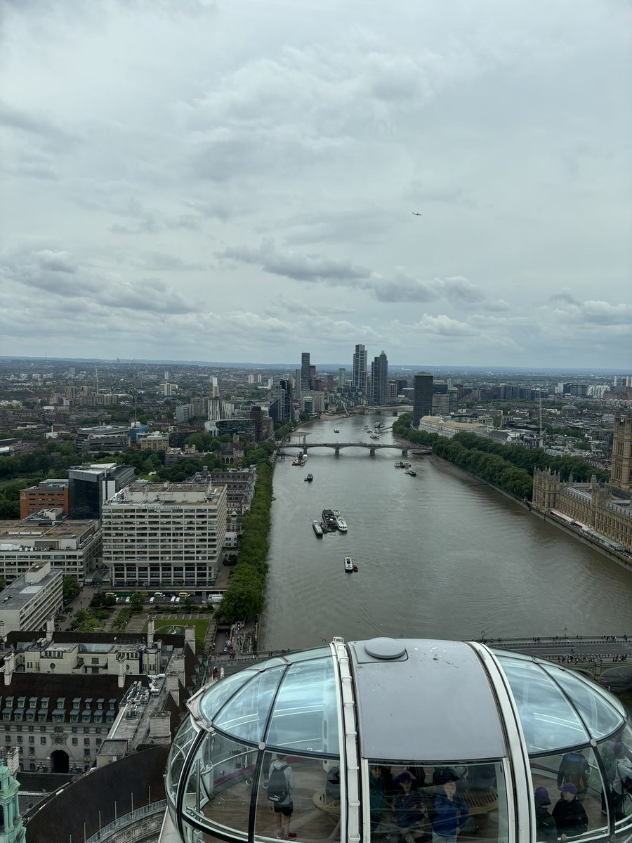 ed_rachael's tweet photo. I’ve been in London the last few days with the Year 6’s and it’s been amazing. So great to spend time with them and my colleagues. Definitely need an early night though 🤪.
#teachertwiter #teachingprimary #edutwitter https://t.co/nxq4AzHdRe