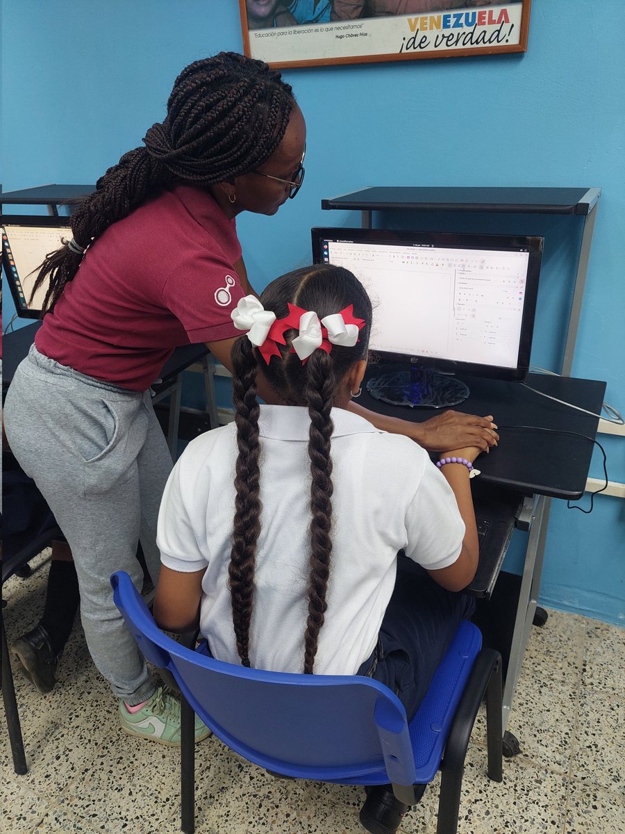 Facilitadora dicta taller de open Libre Office writer a niña de 4° grado del complejo educativo Juan evangelista Echarri
#VenezuelaYSuGenteBella
<a href="/NicolasMaduro/">Nicolás Maduro</a> 
<a href="/Gabrielasjr/">Gabriela Jiménez</a> 
<a href="/LaRosaInfoVE/">LaRosaInfoVE</a> 
<a href="/BrigadasCHCH/">Brigadas comunicacionales Hugo Chávez</a>
<a href="/Mincyt_VE/">Ministerio para Ciencia y Tecnología</a>