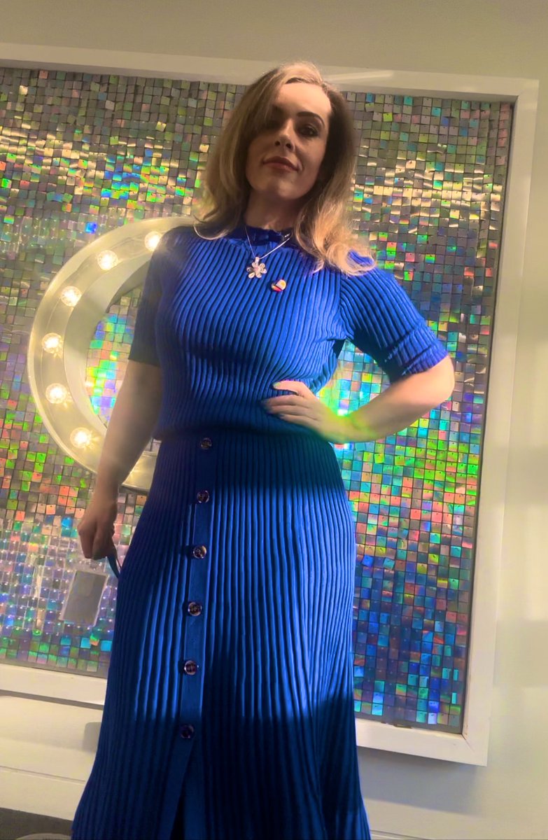 Happy Friday! #euro2024 is starting this weekend, it’s Father’s Day, and… I’m prepping for Monday’s #cookingwitheilidh at 8pm on #QVC! I’ll be showing you the amazing all singing, all dancing spinner, chopper, and grater, whilst making some delicious food. See you then 😀. #tv
