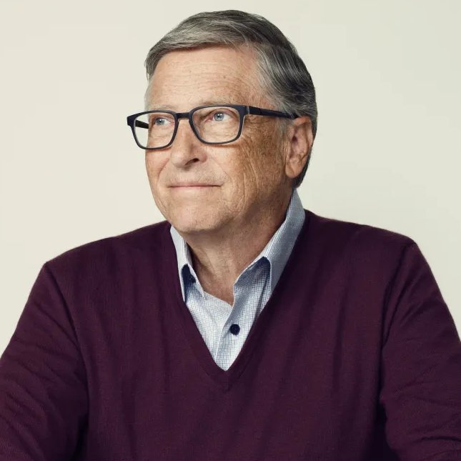 Cultination1's tweet photo. Bill Gates a été invité dans une université pour dire un mot aux élèves. Il a lu une feuille pendant 5 minutes et la foule lui applaudirent pendant 10 minutes sans relâche. Ses mots ont marqué l'Histoire..👉 https://t.co/P8F6KVokM7
