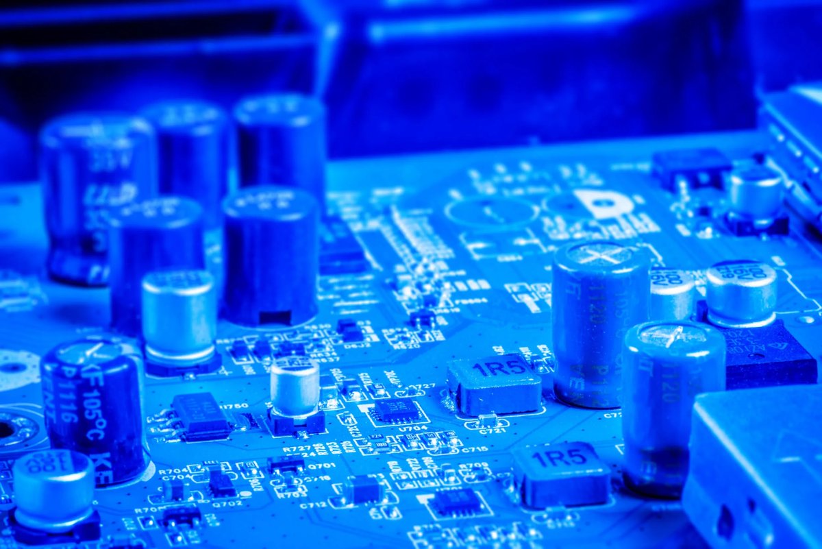 PwrElectronics's tweet image. Here’s a RoundUp of this week’s must-read articles – we’ll delve into the latest developments on #QuantumAlgorithms, #CircuitBreakers, #GaN IPM #powerelectronics #technology powerelectronicsnews.com/pcim-europe-qu…