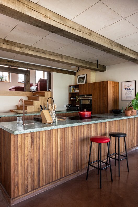 archivo_dise's tweet photo. Miel &amp; Eline House

Renovación de una casa en Gante, Bélgica, diseñado por atelier vens vanbelle.

Conocida como la casa de Irene, era el punto de encuentro para los granjeros en los años 50 el edificio contaba con un establo y un pub. https://t.co/mCZvaWVsbU