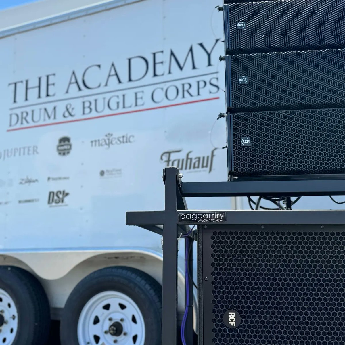 TheAcademyDBC's tweet photo. We love our @pageantryinnovations equipment! From our speakers to our synth carts, Pageantry Innovations is reliable, durable and great for all types of weather – rain or shine 🔥

#theacademydbc #pageantryinnovations #pi #ispypi #dci24 #whenopportunityknocks #sponsor https://t.co/Qz5Y1Q52d6