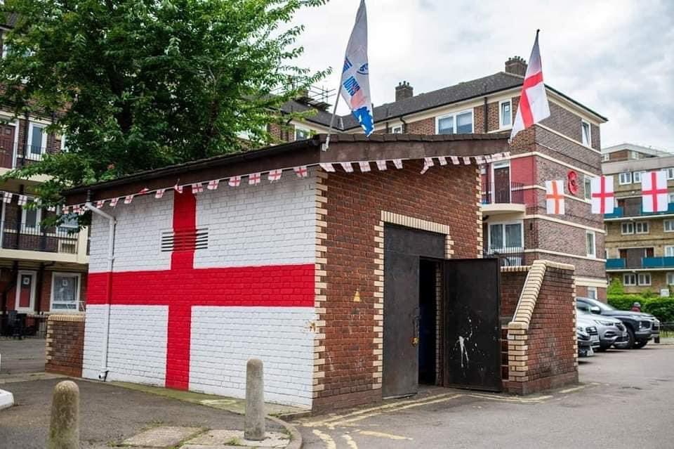 RevoltingWat's tweet photo. England 🏴󠁧󠁢󠁥󠁮󠁧󠁿 https://t.co/aqYbipEsCa