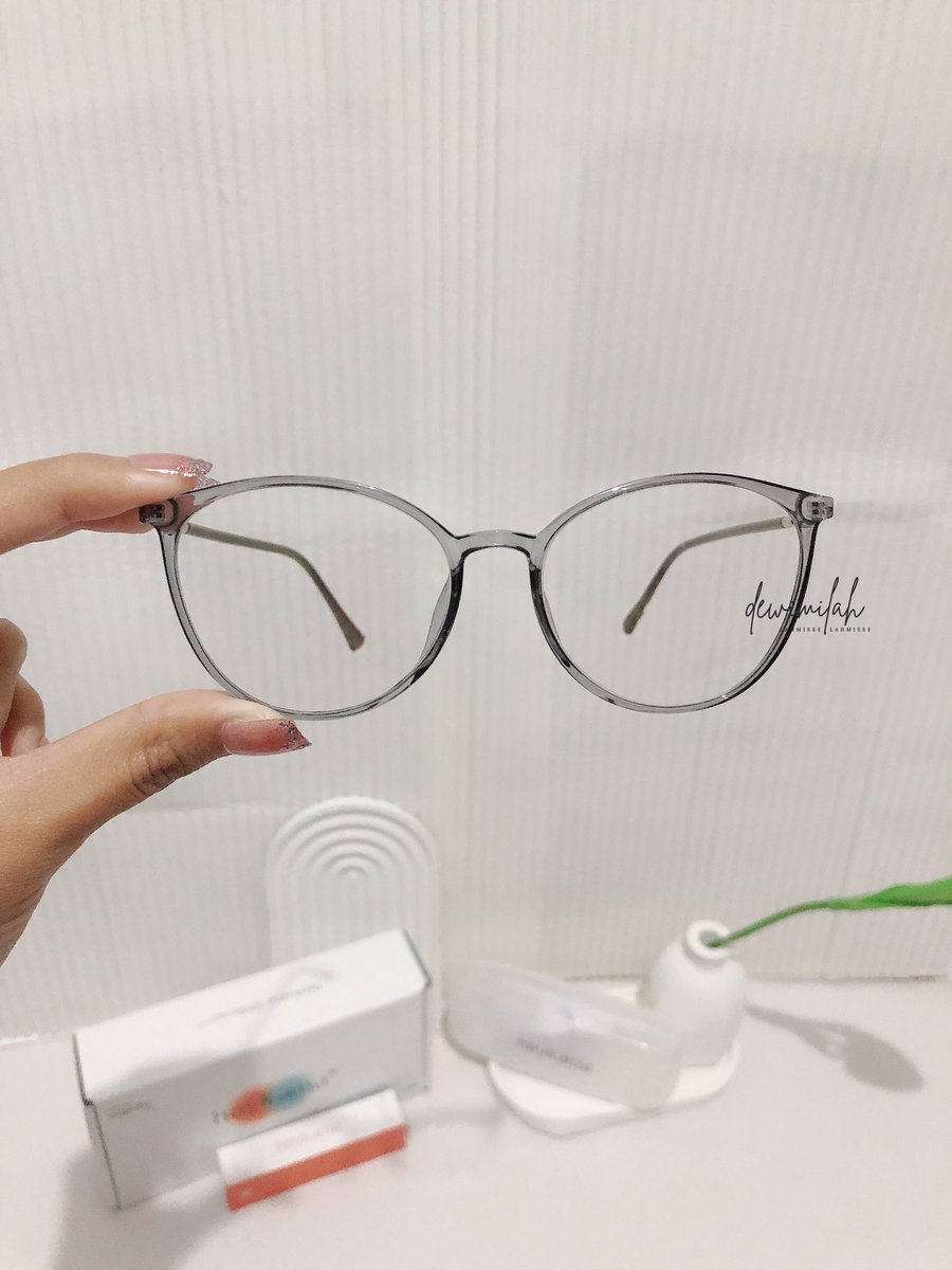 Lahmisee's tweet photo. 🌷Thread of My Personal Review for Beauty, Fashion &amp; Things🌷

Ready for some real talk?
Let’s dive into my personal faves and honest reviews on the latest beauty &amp; fashion must-haves!

᠃ ⚘᠂ ⚘ ﾟ•┈୨♡୧┈• ｡ﾟ⚘ ᠂ ⚘ ᠃ https://t.co/frqvaFzOEO