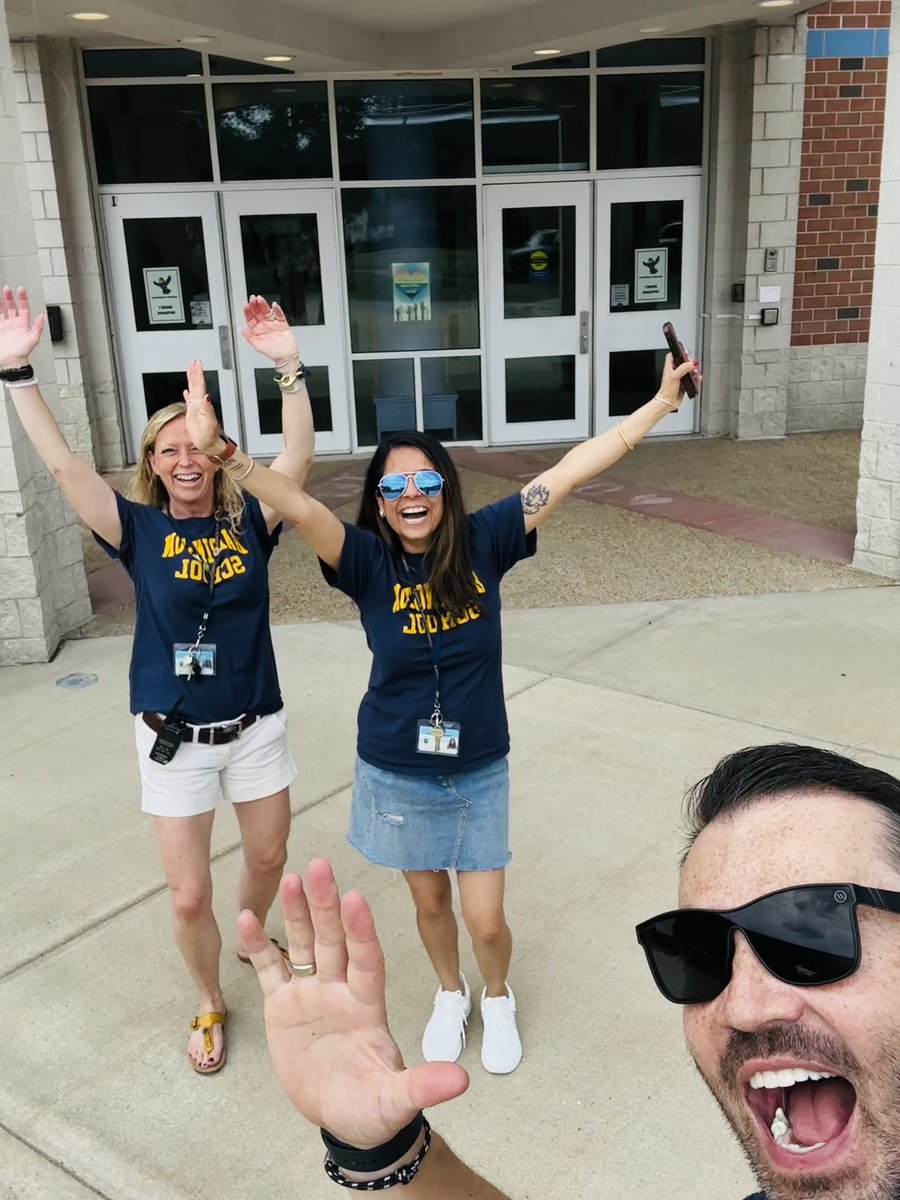 And that’s a wrap!  Year 3 together, and we’re just getting warmed up!  #LexGoooo 💙💛☀️