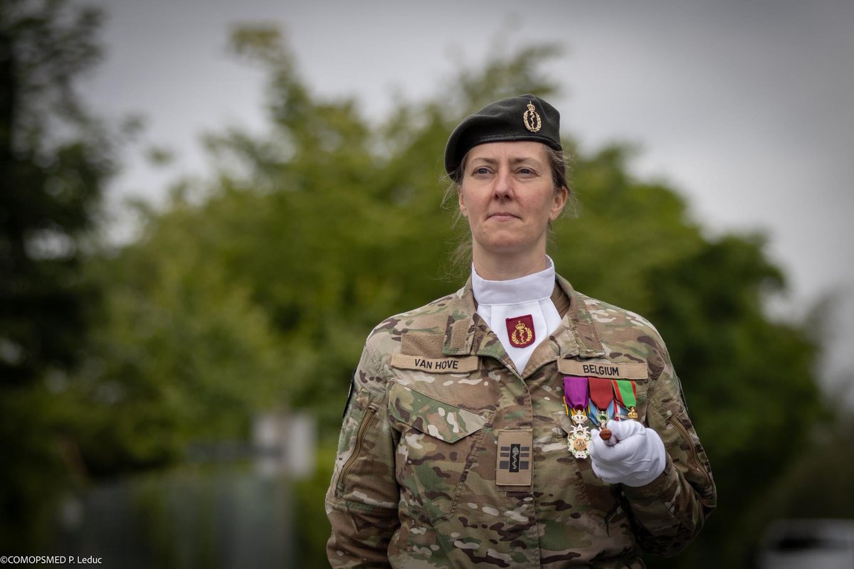 MedicalCompoBe's tweet photo. Remise de commandement au Centre de Compétence de la Composante Médicale - Bevelsovergave in het Competentiecentrum van de Medische Component
Warm welcome, Luitenant-kolonel MAB VAN HOVE Eva, merci Lieutenant-colonel BEM DELWICK Julie
#GoodLuck #oneteam #Brussels #CCMed https://t.co/ZI4iVo9YIZ