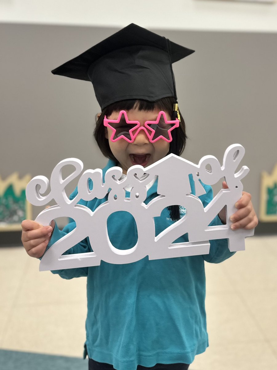 BISCLincolnPark's tweet image. Congratulations to our youngest #BISCLP graduates who walked the stage to collect their diplomas yesterday.🎓 #nurserybound #prenursery #earlyyearseducation
#CreateYourFuture
#globaleducation #NordAngliaEducation @NAEducation