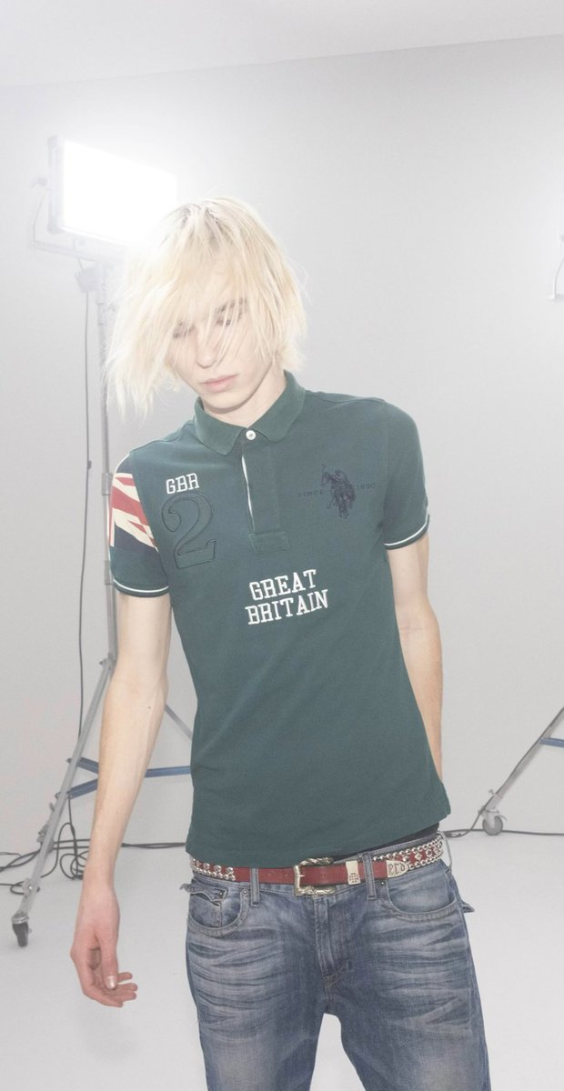 therealugs's tweet image. Pitchfork rates the new 2hollis album at a 7.2/10 🔥