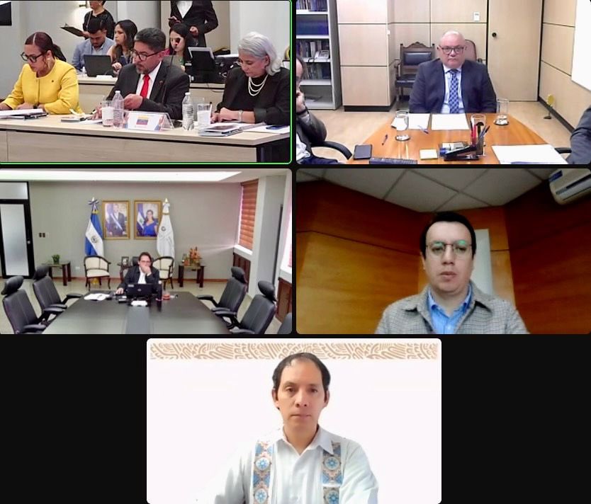 Educacion_Ec's tweet photo. 🤝 HOY | El viceministro José Flores participa en el IV Encuentro de Ministros y Ministras de Educación de la Comunidad de Estados Latinoamericanos y Caribeños (CELAC). 

La educación es una prioridad, es el camino al desarrollo integral de la región. En este evento se abordan temas relevantes en política educativa en beneficio de las niñas, niños y adolescentes de la región. 

Juntos trabajamos en la permanencia escolar y en la mejora continua del aprendizaje. 📝  

#ElNuevoEcuadorResuelve