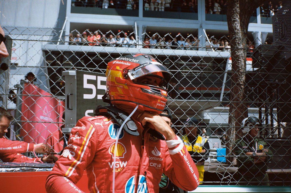 carlos on film.. I JUST GOT REVIVED OH MY LORD