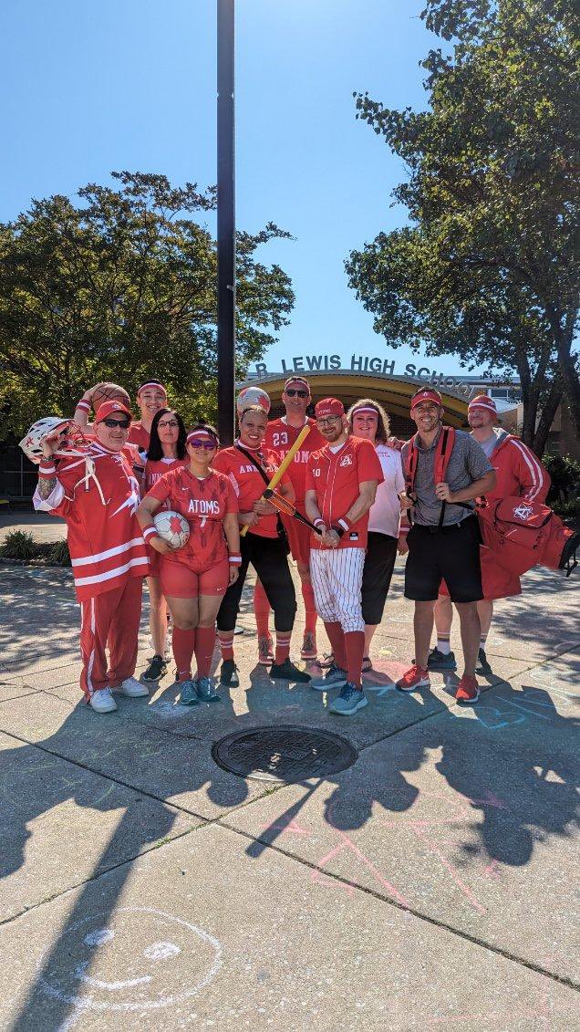 DrErik_Healey's tweet photo. Had a great time with #AtomNation Admin team at our @FCPSRegion6 EOY Celebration! We never do anything halfway! @AnnandaleAtoms @ShawnDeRose @JaeLee0423 @hblangstein @APKaraFTaylor @SraCory https://t.co/yT9XCAqNtn