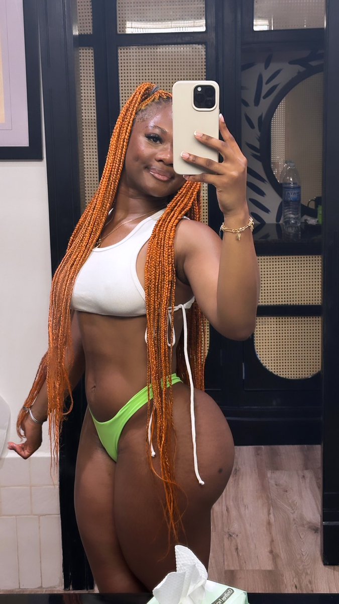 lifeewralphy's tweet photo. Everything is better on vacay🧚🏾‍♂️ https://t.co/SHDL9ygfkV