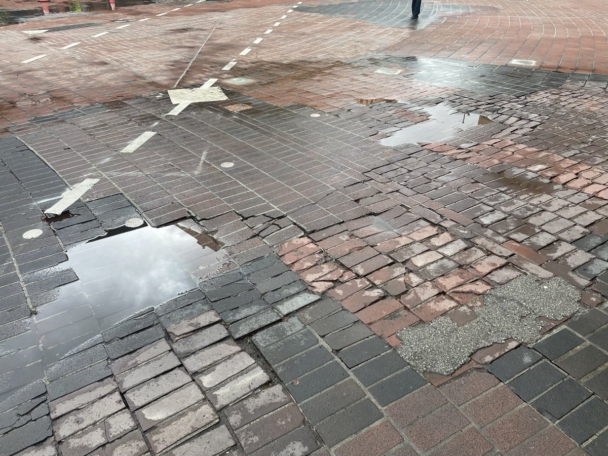 Maple Tree Square closed for 3-4 months for brick repair. Good job <a href="/CityofVancouver/">City of Vancouver</a> #gastown