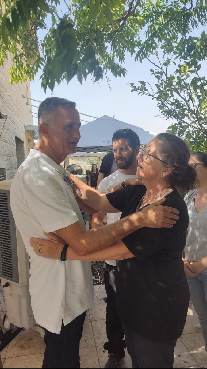 miha schwartzenberg (@mihaschw) on Twitter photo His daughter, Noa, was rescued from the terrorists, after 251 days…
Her son, Arnon, the Yamam commander, died heroically to rescue her…
Two parents of one nation, always feeling each other’s joy or pain…
Am Israel Chai. 🙏🇮🇱
#OperationArnon
📸 <a href="/raz_sauber/">raz sauber - רז זאובר</a> His daughter, Noa, was rescued from the terrorists, after 251 days…
Her son, Arnon, the Yamam commander, died heroically to rescue her…
Two parents of one nation, always feeling each other’s joy or pain…
Am Israel Chai. 🙏🇮🇱
#OperationArnon
📸 <a href="/raz_sauber/">raz sauber - רז זאובר</a>