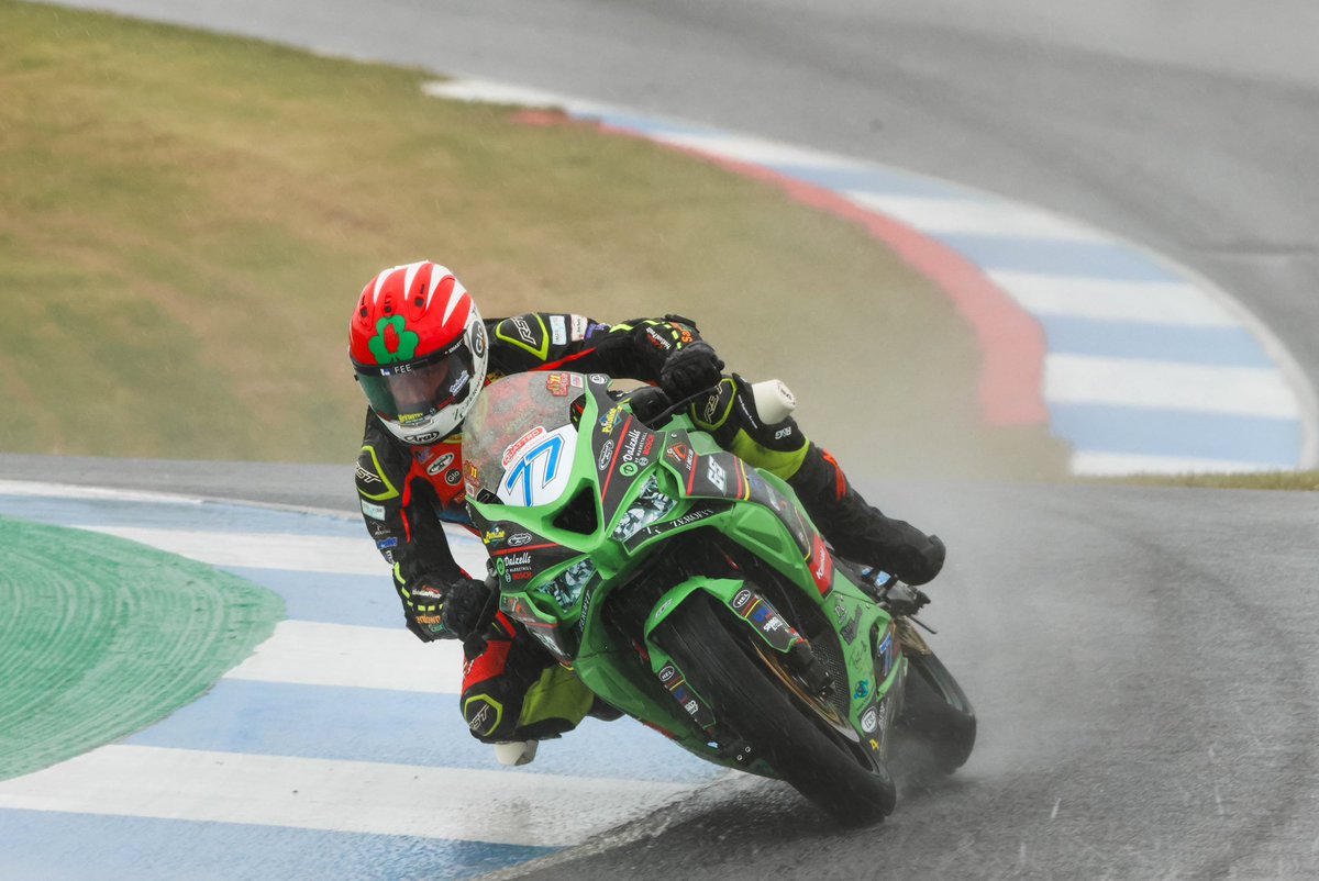 Soggy day 1 but back inside the top 10 with P9 in the combined times!

#racing #bsb #britishsuperbikes #britishsupersport #supersport #motorsport #knockhill