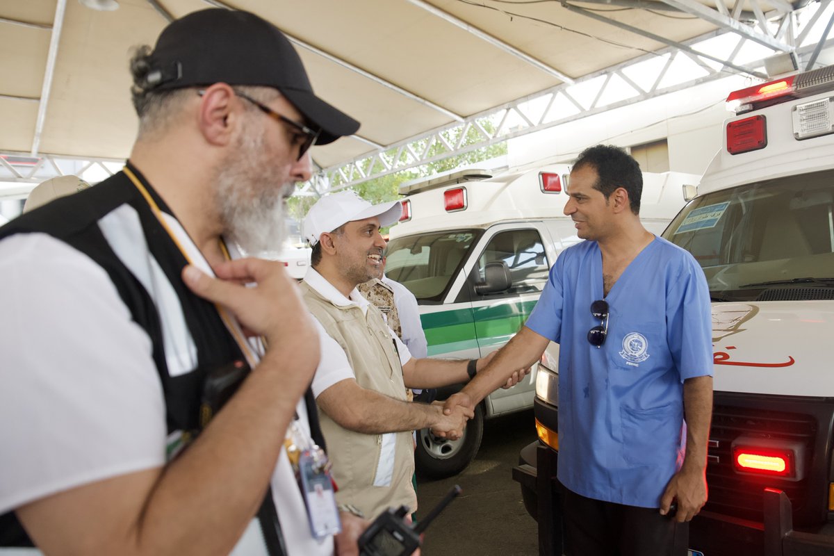 modgovksa's tweet photo. معالي وزير الصحة الأستاذ فهد الجلاجل يزور مستشفى القوات المسلحة الرئيسي في مشعر #منى التابع للخدمات الصحية بـ #وزارة_الدفاع، ويطّلع على تجهيزاته ومعداته الطبية المتطورة لتقديم الرعاية الصحية لضيوف الرحمن.

#يسر_وطمأنينة https://t.co/dpyOYPBIo2