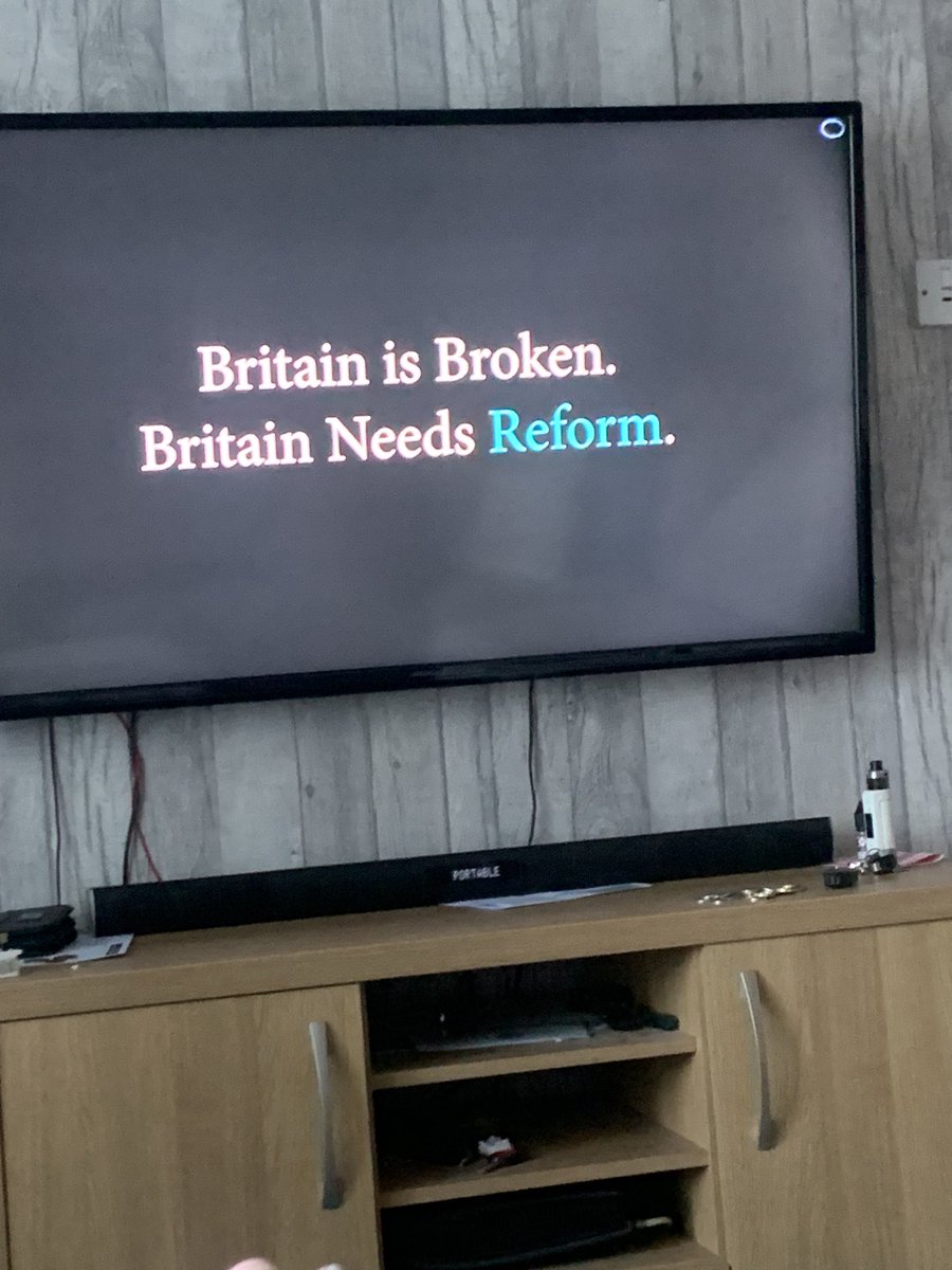 erno147's tweet photo. This is the first time I’ve watched a full party political broadcast till the end . @Nigel_Farage 👏👏👏👏 https://t.co/uYcLzVcdpJ