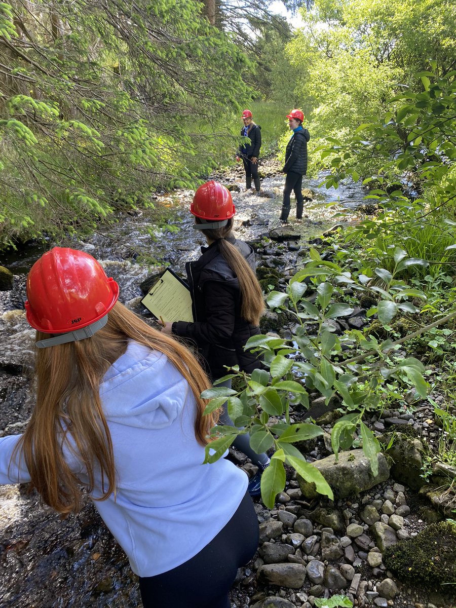 Spxgeography's tweet photo. GCSE Geography Year 11 - a great day of fieldwork &amp; the sun made an appearance! @spxcollege @PrincipalPiusX @spxks4 https://t.co/Vlld5AqWsZ