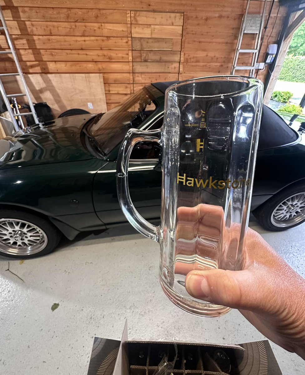 Happy Father's Day eve' thanks to <a href="/RealHawkstone/">Hawkstone</a> for the perfect way to kick off the weekend #yorkshirelads <a href="/JeremyClarkson/">Jeremy Clarkson</a>