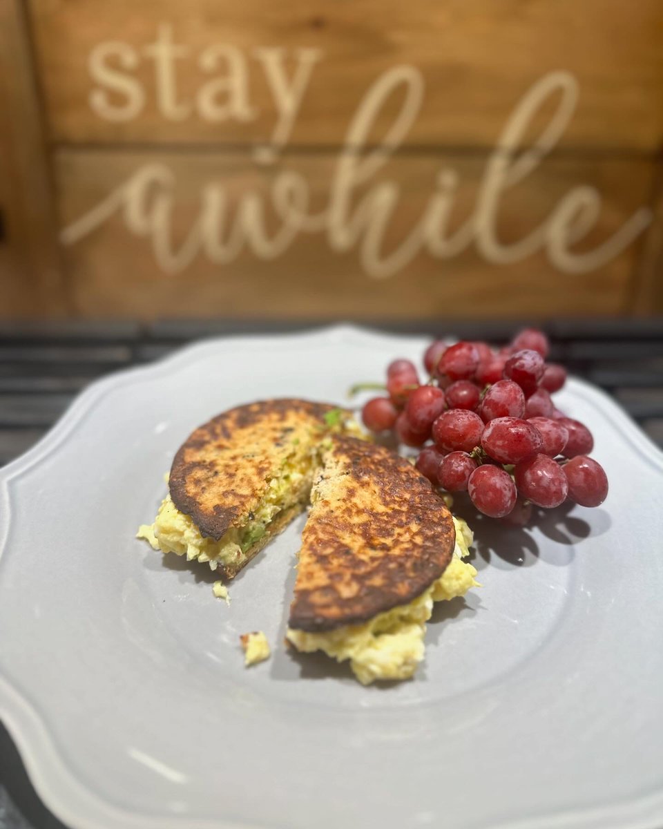 Dara_Parker_'s tweet image. How’re you FUELING your body today?  
#foodisfuel #helpfulorharmful #keepitREAL