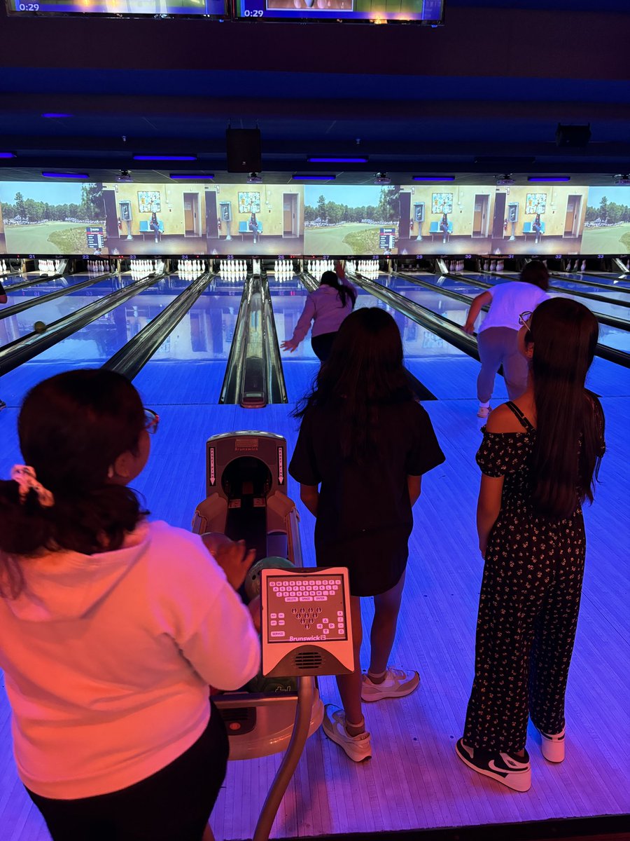 missprodanos's tweet photo. Lots of excitement for the Grade 8’s today at Bowlero 🎳 @Royal_Orchard https://t.co/QiyJniMdoP