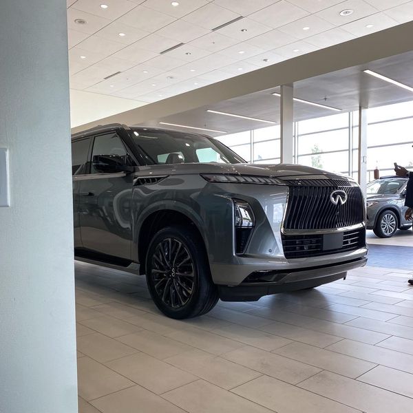 2025 INFINITI QX80 Autograph sporting a Two-Tone Black Obsidian / Dynamic Metal exterior.
-
-
-
*2025 QX80 not yet available for purchase; expected availability summer 2024

#INFINITI #jdm #QX80 #infinitiqx80 #SUV #new #family #cleveland #ohio #clevelandoh #car