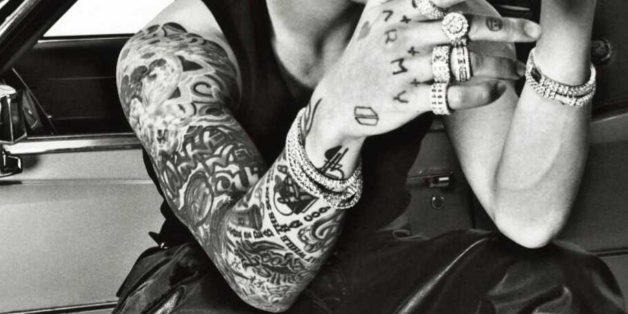 archivesofkook's tweet photo. jungkook's tattoos and his muscles https://t.co/TbIs0gzWth