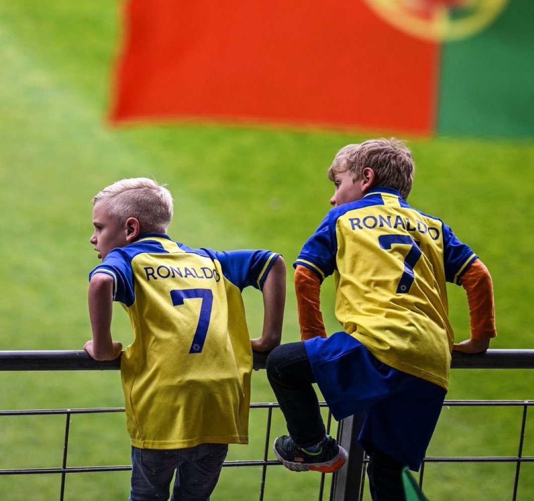 عالمي أصل وتاريخ وماضي وحاضر ومستقبل