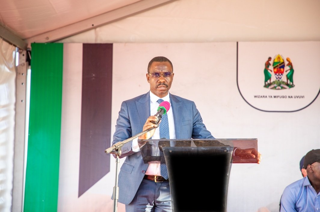 ππ‘ππ¦ππ ππππ’π (@shambamedia) on Twitter photo π π¦ Mkurugenzi mwendeshaji wa benki ya maendeleo ya kilimo <a href="/tadbtz/">Tanzania Agricultural Development Bank</a> Bw. Frank Nyabundege <a href="/FNyabundege/">Frank Nyabundege</a> amekipongeza Chama cha wafugaji wa ng'ombe kibiashara TCCS kwa kuandaa maonesho ya mifugo na mnada na kuahidi kuwa TADB itaendelea kuwa mdhamini mkuu wa maonesho hayo. #TADBπΉπΏ π π¦ Mkurugenzi mwendeshaji wa benki ya maendeleo ya kilimo <a href="/tadbtz/">Tanzania Agricultural Development Bank</a> Bw. Frank Nyabundege <a href="/FNyabundege/">Frank Nyabundege</a> amekipongeza Chama cha wafugaji wa ng'ombe kibiashara TCCS kwa kuandaa maonesho ya mifugo na mnada na kuahidi kuwa TADB itaendelea kuwa mdhamini mkuu wa maonesho hayo. #TADBπΉπΏ