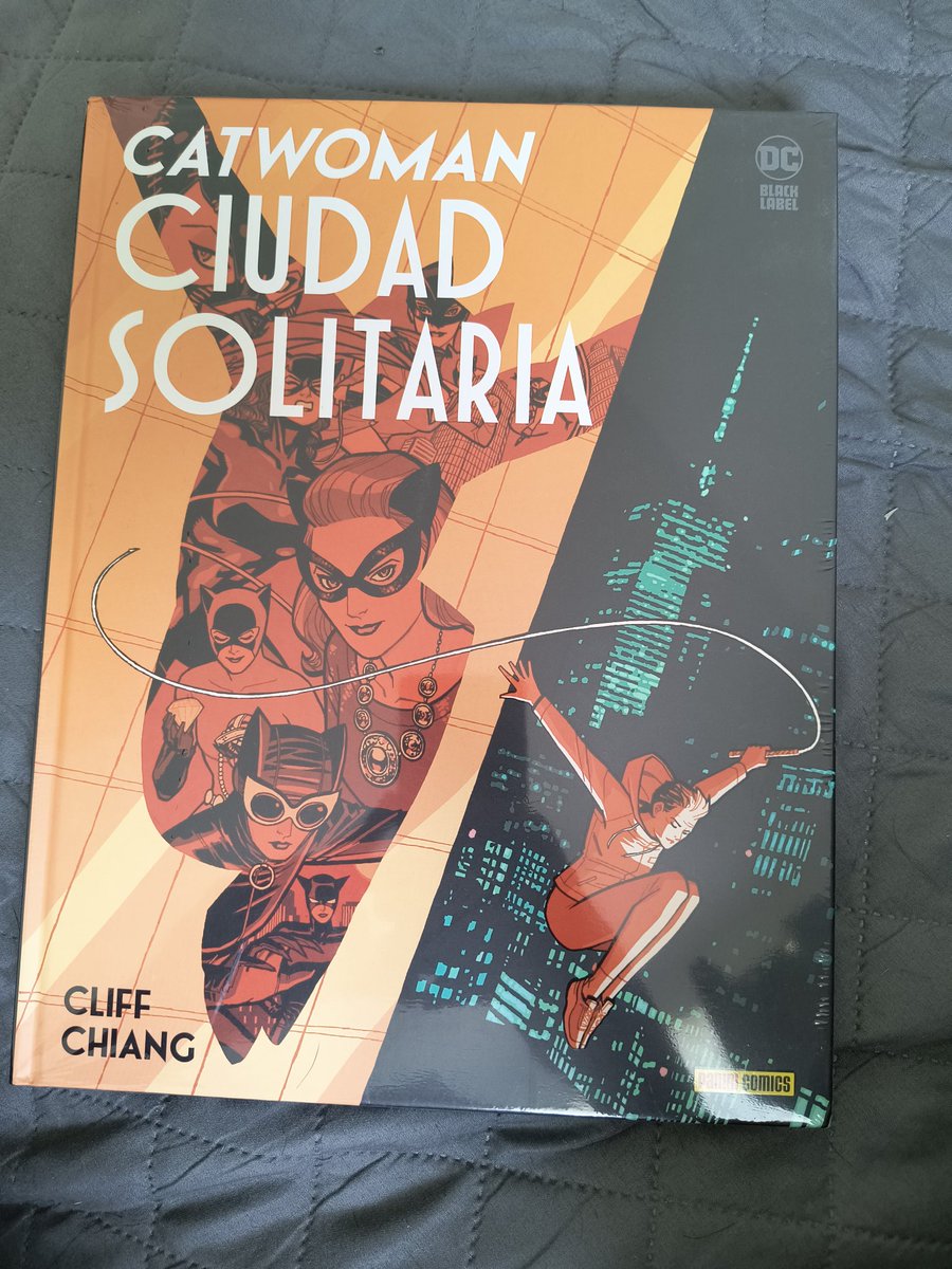 DComicShop1's tweet photo. Lo disponible para mañana.

Ciudad solitaria $409
X men Legends caos mutante $149
Hawkeye $149
Batman dark knight $339
Batman one Bad day catwoman $299
Batman el culto $429
Batman Legends of the dark knight: Blades/Hothouse $339
Batman Legends of the dark knight: Turf/Heat $379 https://t.co/KYFgb8Yz0V