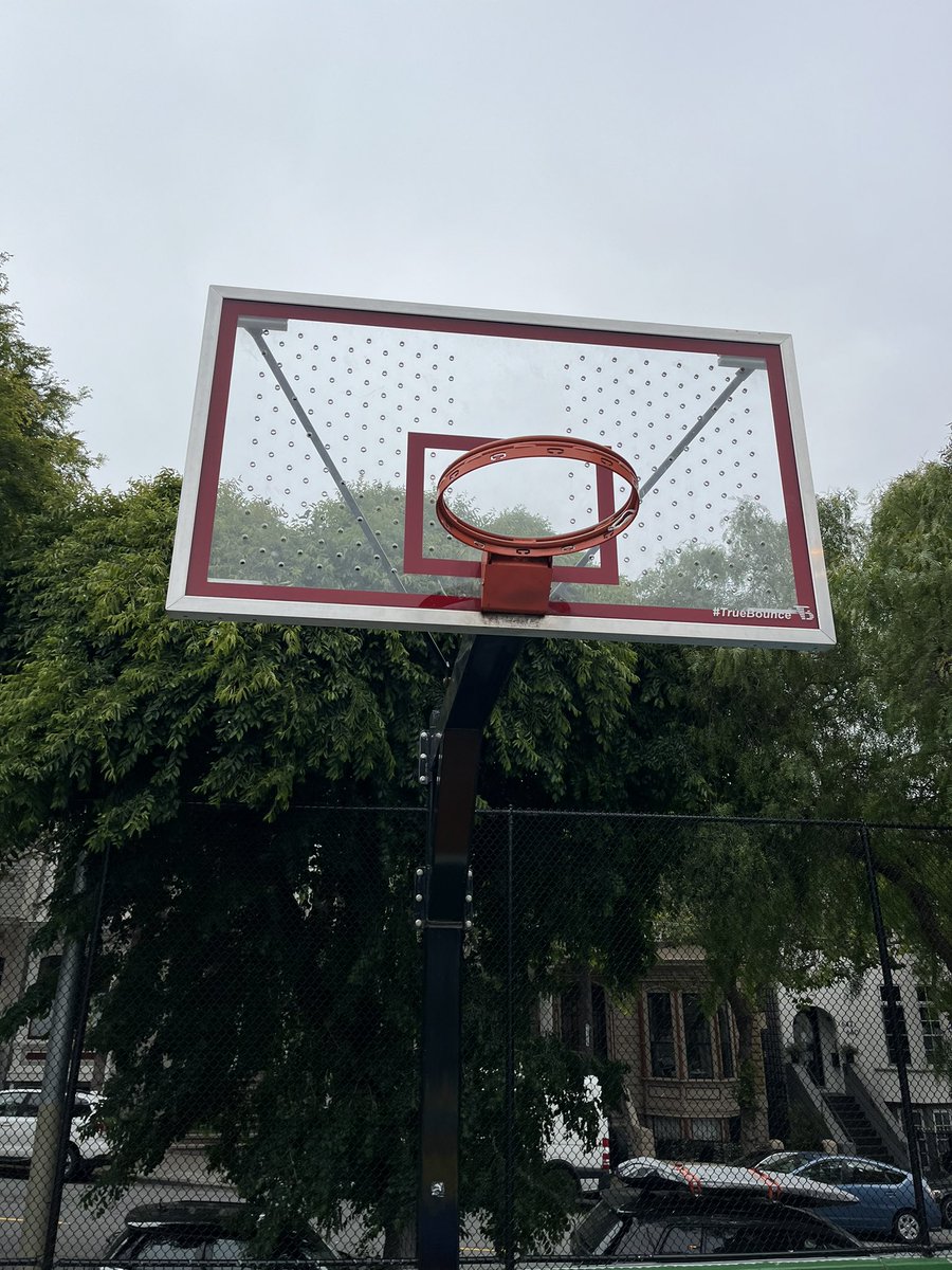 EliWeiss1's tweet photo. Both nets completely torn off at Hayes Playground court. @RecParkSF would love to see these fixed!

@KDTrey5 this is your court. Can you help out? https://t.co/iui7EXL49r