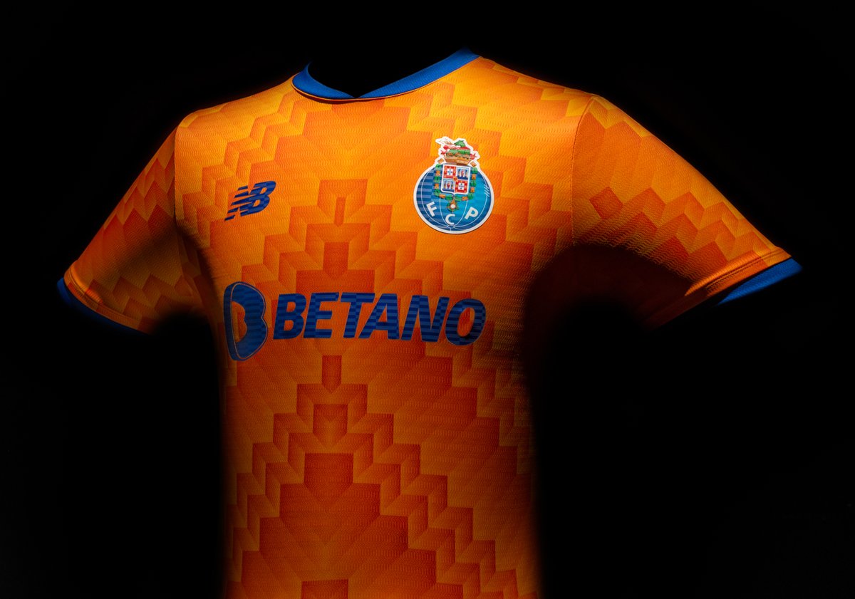 FCPorto's tweet image. ORANGE 🧡

#InvictosDeCoração #NBFootball