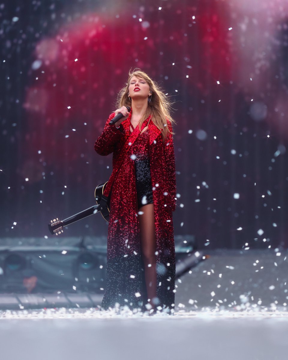 eratourpics's tweet photo. I still remember the first fall of snow https://t.co/i9bShLbM03