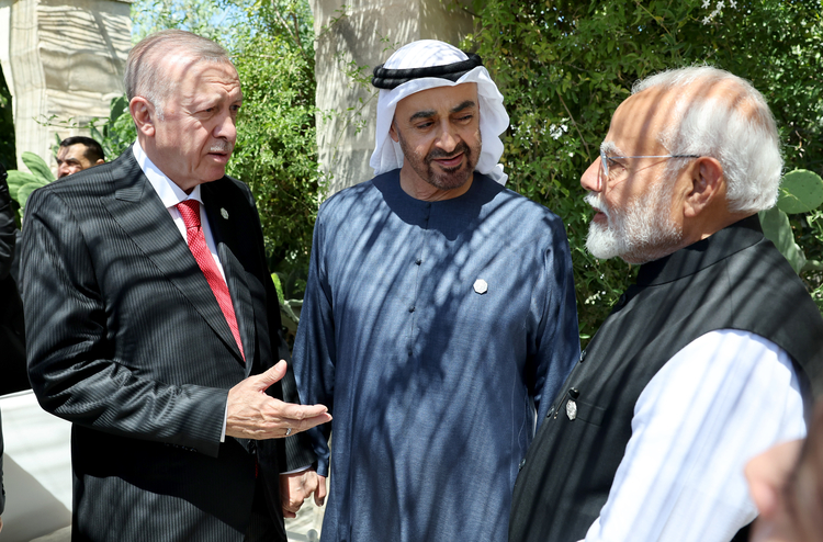 MarianoGiustino's tweet photo. Al vertice del #G7 a #BorgoEgnazia, in #Italia, il presidente #Erdoğan ha avuto anche un breve incontro con il leader del Vaticano Francesco #Bergoglio, il presidente brasiliano Luiz Inacio #Lula da Silva, il presidente algerino Abdülmecid #Tebbun, il re giordano #Abdullah II, il presidente del Consiglio europeo Charles #Michel, l'emiro degli Emirati Arabi Uniti Mohammed Bin Zayed Al #Nahyan e infine ha avuto un breve colloquio anche con il primo ministro indiano Narendra #Modi, con il segretario generale dell’#OCSE Mathias #Cormann e il segretario generale dell’#ONU Antonio #Guterres.

@RadioRadicale #Turchia