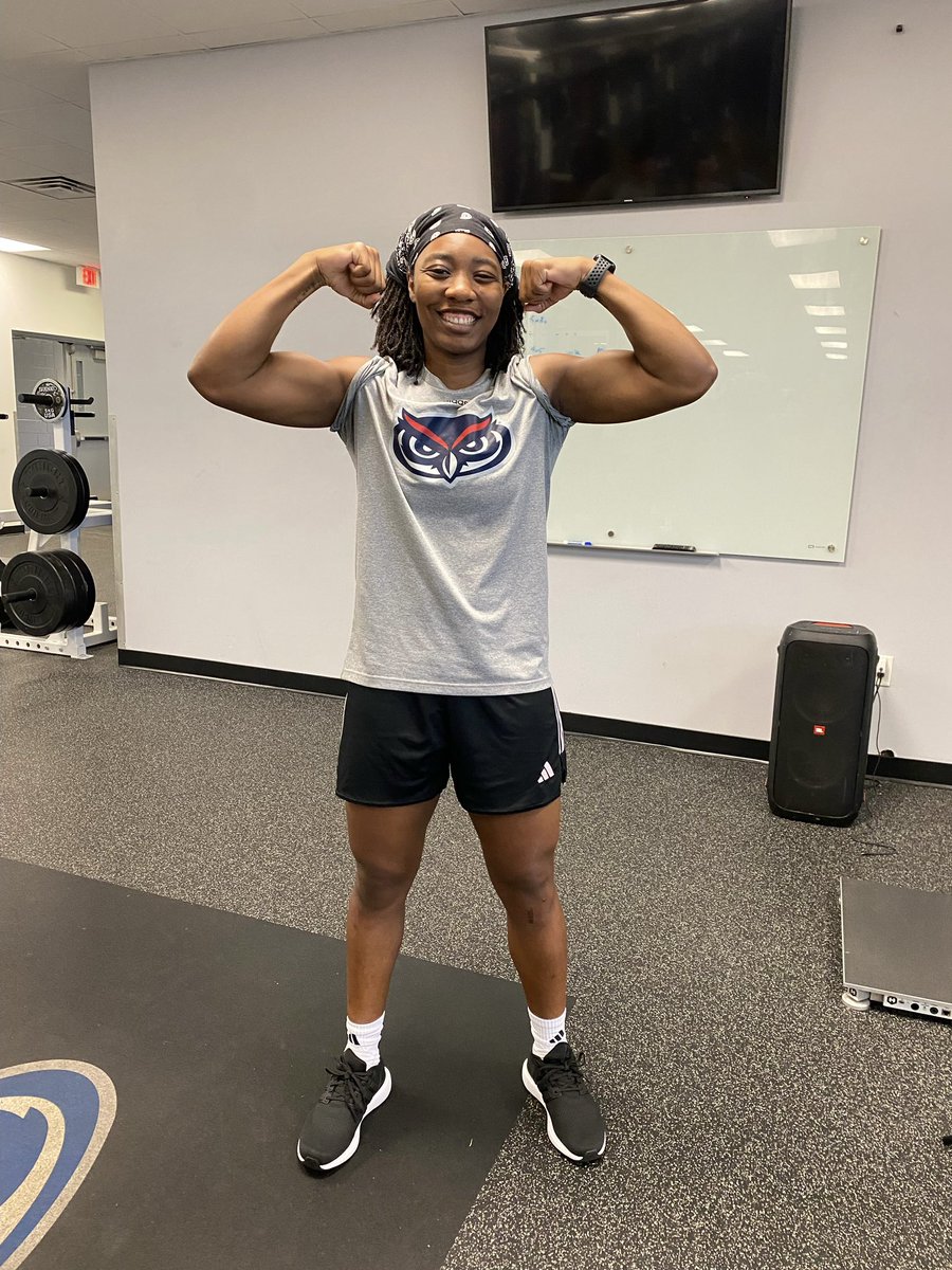 Congratulations to our week 1 “Queens of the Court” 🏀 and the “Iron Owl” ⛓️🦉of the Week, Stefanie Ingram!  Great attitudes✔️Energy✔️Coachable✔️
Prioritized One Another✔️ #FamilyFirst