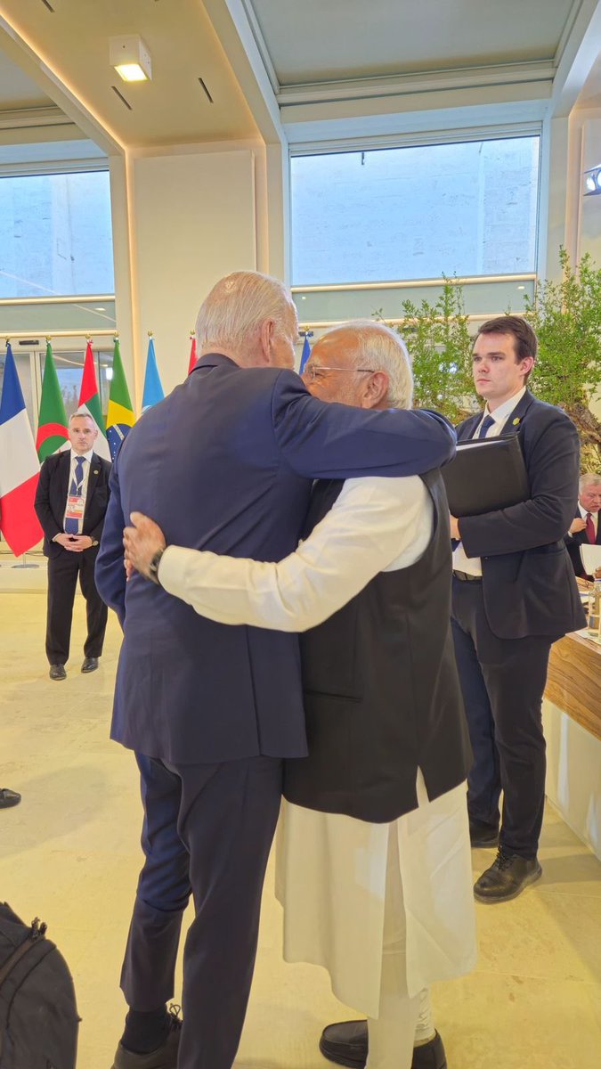 isaurabhshukla's tweet photo. First meeting between @POTUS  and @narendramodi since his election as Indian PM for the third term. Congratulated PM, US-India partnership strong. 🇺🇸🇺🇸🇺🇸🇮🇳🇮🇳🇮🇳 @WhiteHouse @PMOIndia  @IndianEmbassyUS @USAndIndia 
US NSA Jake Sullivan headed to Delhi.  #G7 #India #US https://t.co/zPYAbHenuq