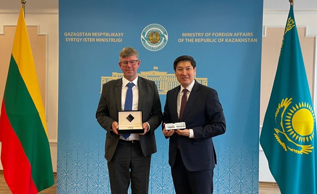 🇰🇿🇱🇹 #Kazakhstan-#Lithuania #cooperation has deep #historical roots and promising prospects in future.

Trustful exchanges we had today with the delegation of <a href="/LithuaniaMFA/">Lithuania MFA | #StandWithUkraine</a>, headed by HEMr <a href="/MJanukonis/">Marius Janukonis</a> and HEMr <a href="/EgidijusNavikas/">Egidijus Navikas</a>:

gov.kz/memleket/entit…

#strategy #baltic #EU #NB8