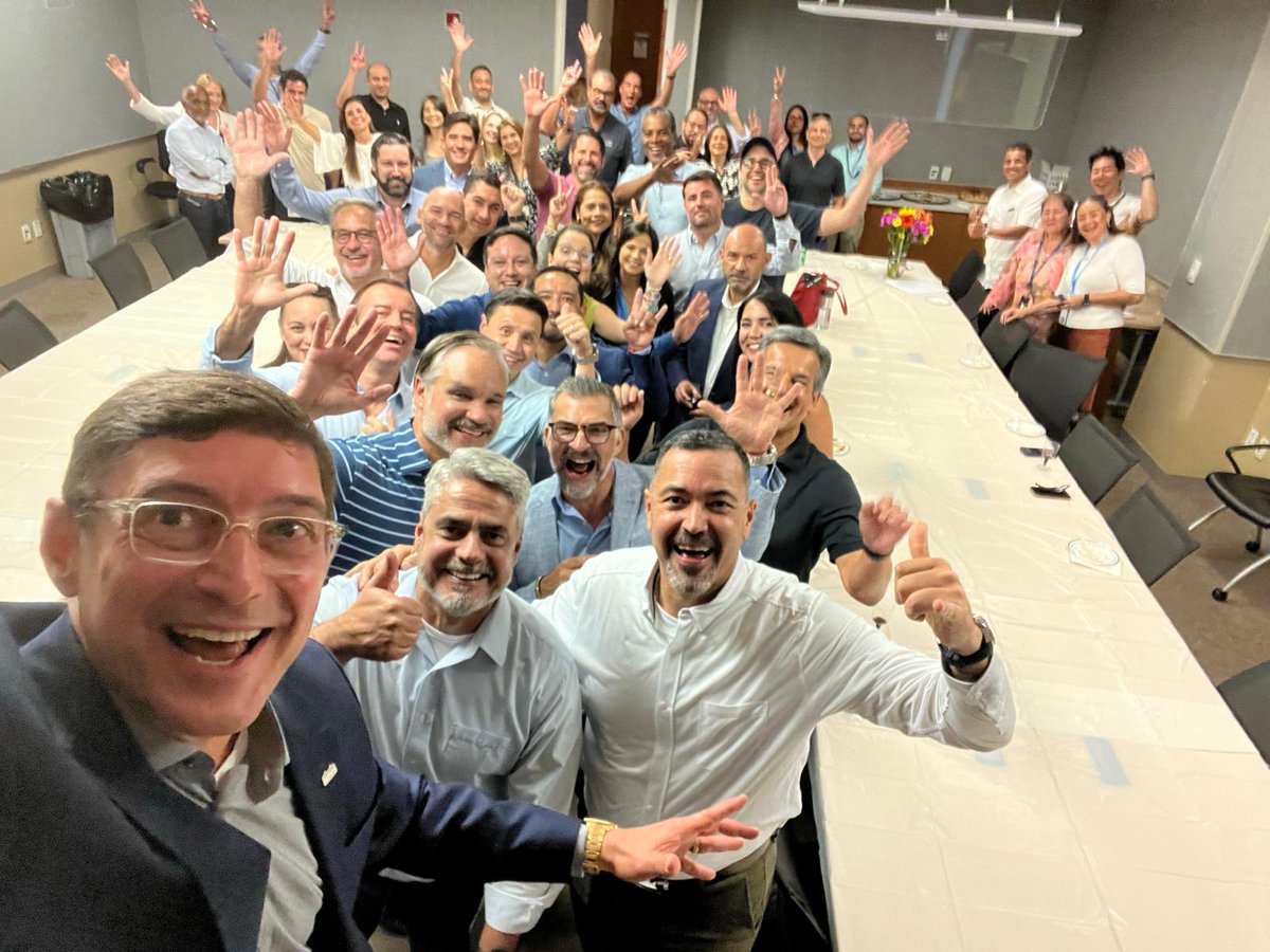 There's nothing quite like the joy of sharing good times with exceptional colleagues at work.

This week, we celebrated our friendship and successes with the <a href="/Cisco/">Cisco</a> family in Miami and toast a new cycle of our regional offices.

The best is yet to come!
@hectoracevedo
#WeAreCisco