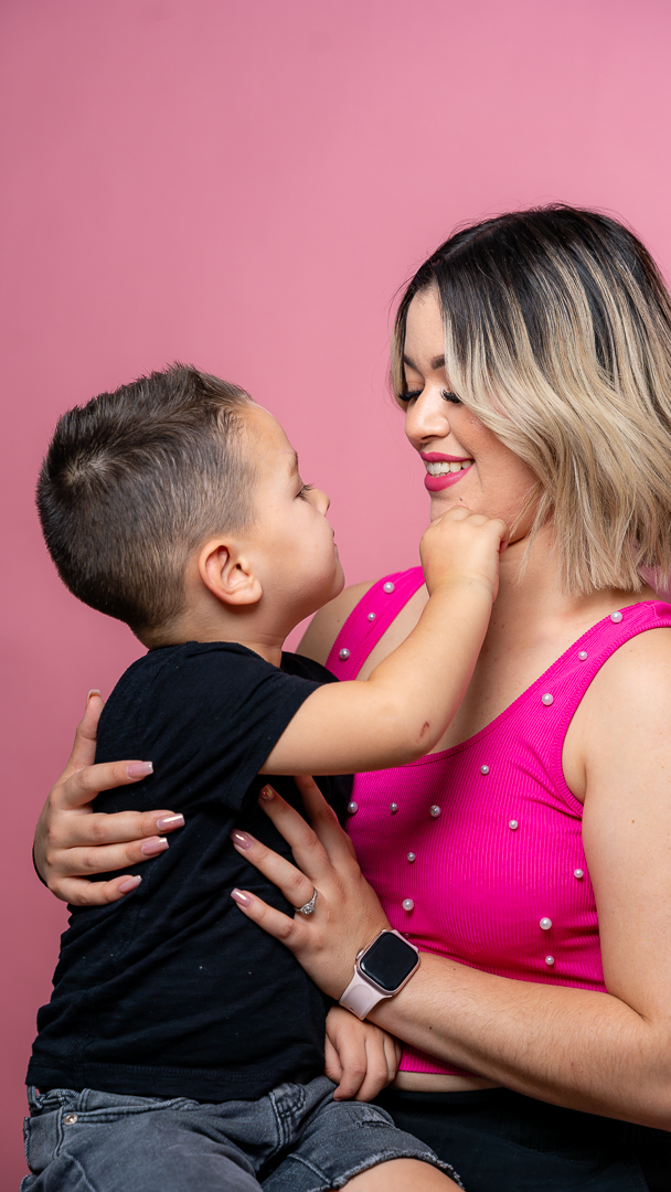 kellysdreambrow's tweet photo. Every Friday is a happy one when I get to hang out with my little boy. #FridayFeeling 🌟❤️#yuma #momentswithmom #portraitphotgraphy https://t.co/hE5ojHpCRY
