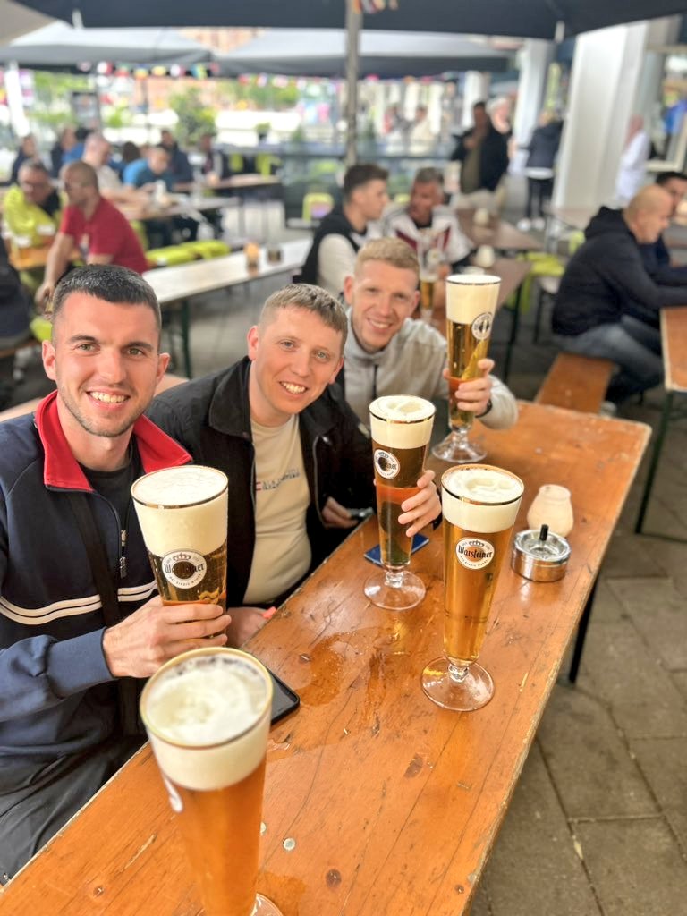 PintsBeauty's tweet image. We wouldn&apos;t expect anything less in Germany 🇩🇪

Just look at those beers 😍, the smiles say it all! Enjoy fellas 🍻 #euro2024