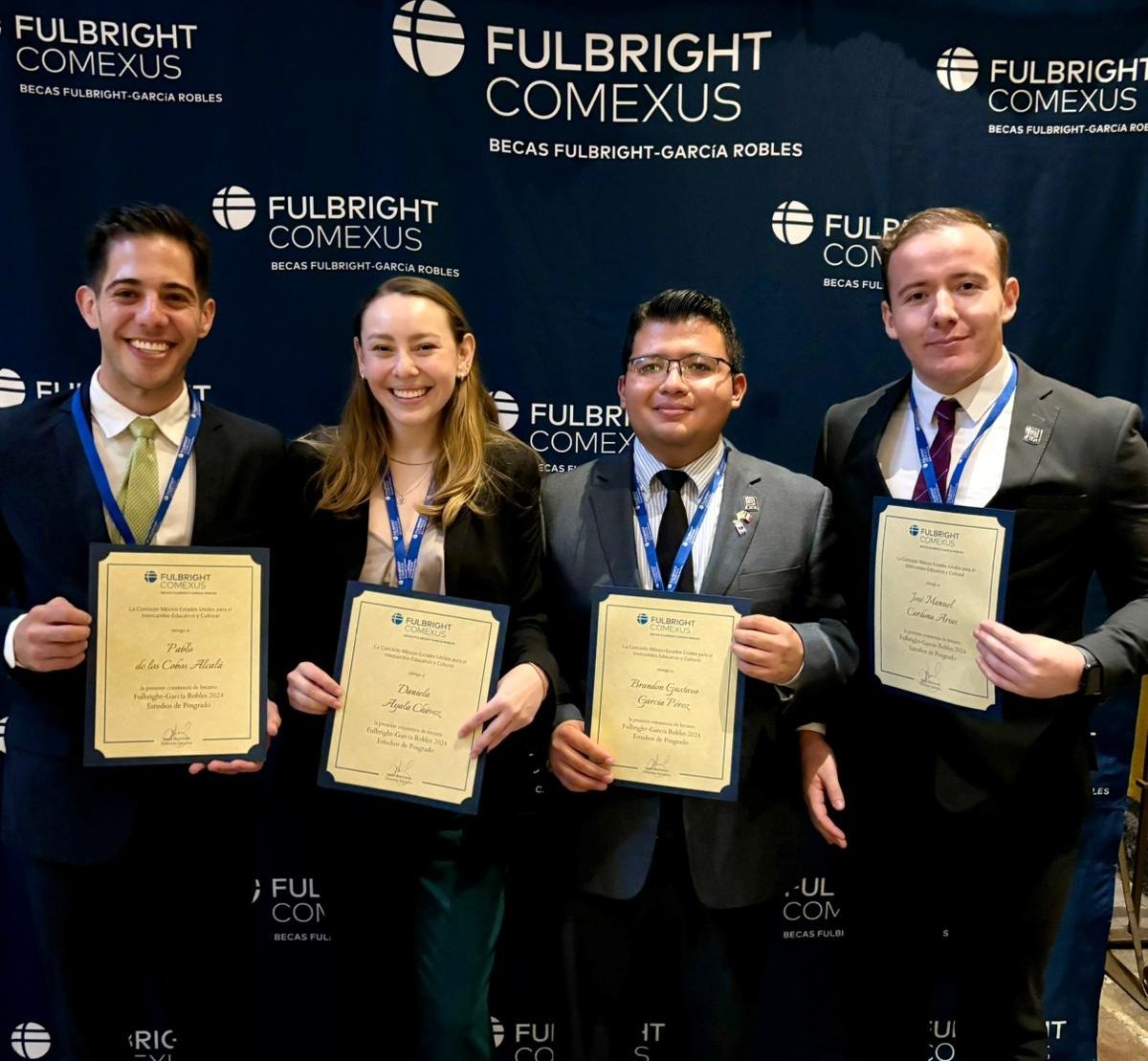 pCobosAlcala's tweet image. Conociendo a mis colegas del CIDE que forman parte de la generación Fulbright de este año.