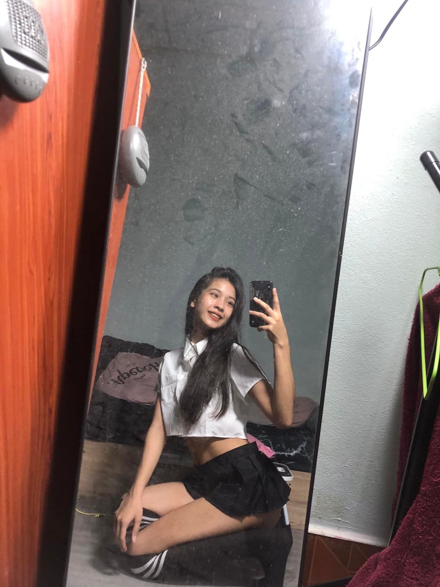 missamber0301's tweet photo. ทวิตเก่าโดนแฮ็ก มีใครจำหนูได้มั้ยนะ🥹 #18ขวบ #ไม่รับงานไม่นัด #ทวิตเก่าโดนแฮ็ก #ใจดีกับหนูหน่อยนะคะ https://t.co/q4rJ0evCkt